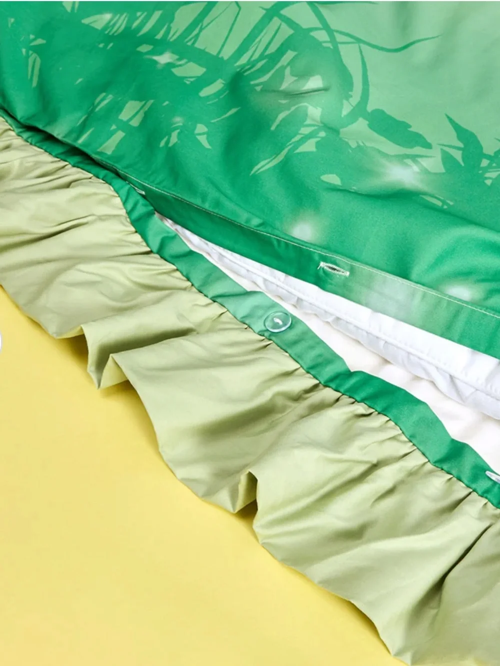 Posh Peanut Disney Princess Snow White Reversible Ruffled Duvet Cover in Green -